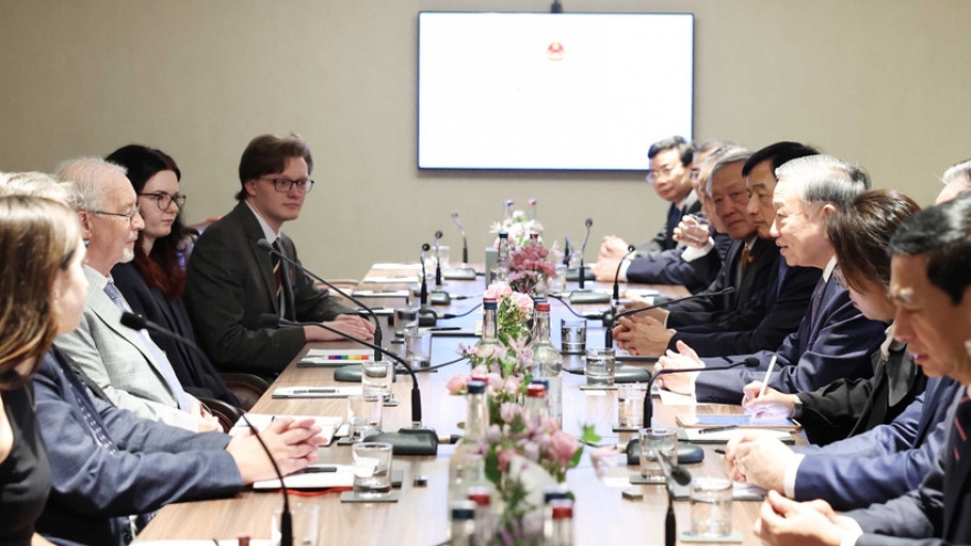 Vietnam always values partnership with UK: Party chief